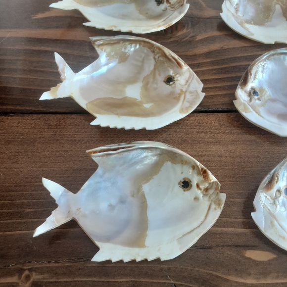 Set Of 8 Hand Carved Abalone Flounder Fish Trinket Tray Fish Decor - Picture 3 of 6